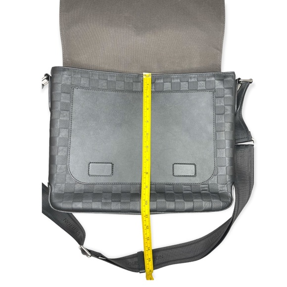 Louis vuitton  Damier Infini District MM crossbody - Picture 10 of 15